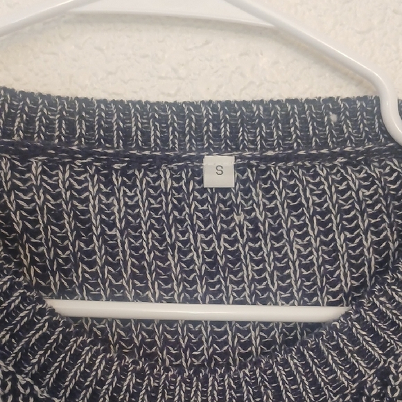 "Make Offer" Gray Crewneck Sweater with Ribbed Texture Heart Sleeves - Picture 2 of 5